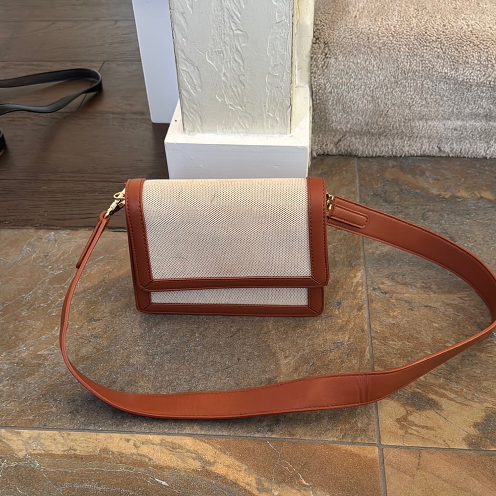Elegant Tan and Cream Women's Bag